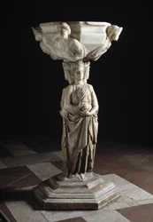 Benditera en el pilar decorado con las tres virtudes teologales y la cuba decorada con los bustos de las cuatro virtudes cardinales, siglo XIII (escultura)