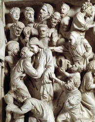 Detalle de los relieves de la Cátedra realizada por Giovanni Pisano (1248-1314): el beso de Judas (detalle)