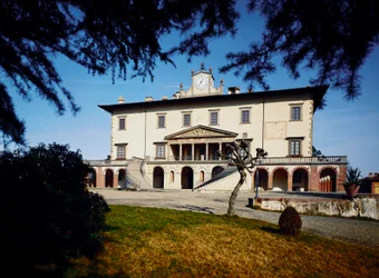 Villa Médicis; Vista de Villa Ambra en Poggio a Caiano iniciada en 1485 según un proyecto de Giuliano da Sangallo