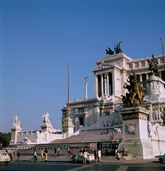 El monumento a Víctor Manuel II en Roma, siglo XIX