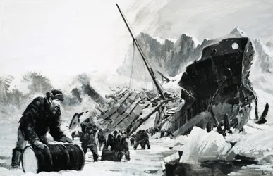 Pecio de barco no identificado en un glaciar helado