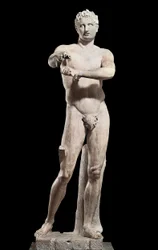 Apoxiomeno, atleta desnudo rascando su piel con un estrígilo. Réplica romana de mármol después de un original de bronce de Lisipo. Roma, Museos Vaticanos, Museo Pio Clementino