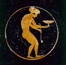 Copa de figuras rojas del Ático decorada con una esclava desnuda sosteniendo una copa de vino y un cucharón, por Oltos, c.510 a.C.