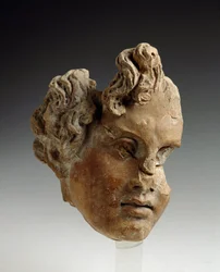 Magna Grecia: Fragmento de cabeza; de Monte Antenna (Roma); siglo V-IV a.C.; Roma, Museo de Villa Giulia