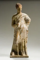 Estatuilla de una mujer, período helenístico, c. siglo III a.C.