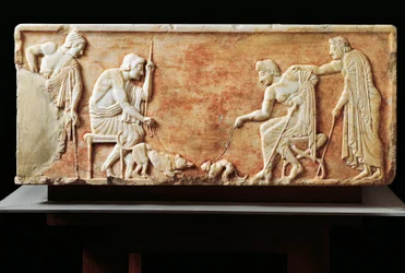 Estela que representa lucha entre perro y gato, 510 a.C.