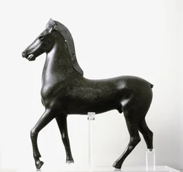 Estatuilla de bronce de un caballo, finales del siglo II a.C. (bronce)