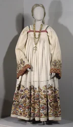 Traje femenino de Kriti