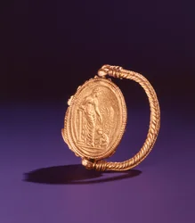 Anillo con Afrodita y Eros (oro)