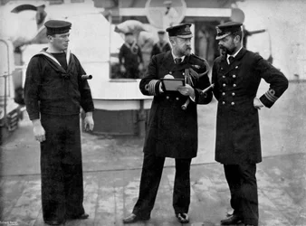 Un mensaje para el capitán del acorazado HMS Magnificent, 1896