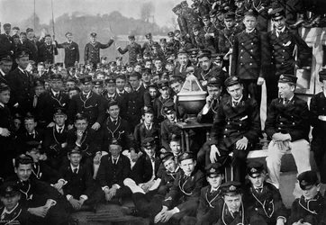 Cadetes navales a bordo del HMS Britannia, Dartmouth, Devon, 1895-1896