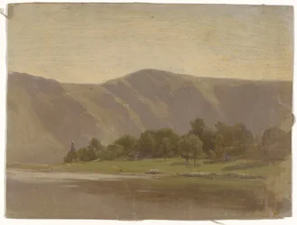 Río al pie de una cordillera