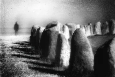 Paisaje con un misterioso círculo de piedras