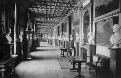 El Gran Corredor, Castillo de Windsor, Berkshire, 1924-1926