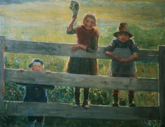 Tres niños pequeños en la puerta