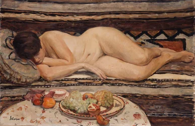 Desnudo con un cuenco de fruta