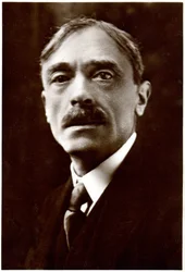 El escritor francés Paul Valery, c.1920-30 (foto b/n)
