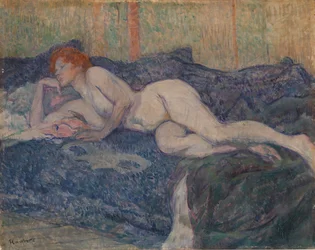 Desnuda acostada en un sofá