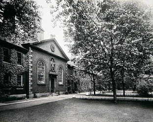 Las casas de beneficencia de los ferreteros, Kingsland Road, Shoreditch, c.1910