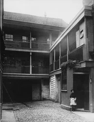 The Old Bell Inn, High Holborn, patio interior, c.1884