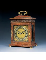 Reloj de repisa con sonería de horas y medias horas de Carlos II, Londres, c.1685