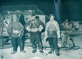 Bowers, Wilson y Cherry-Garrard a punto de partir hacia el Café Crozier, 27 de junio de 1911, 1913