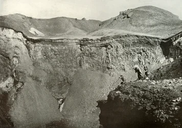El cráter sagrado de Fuji-San, 1910