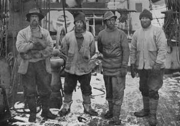 El Segundo Grupo Occidental El Día Que Fueron Recogidos Por El Barco, 1912