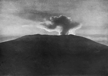 La cumbre del Monte Erebus, c1910-1912, 1913
