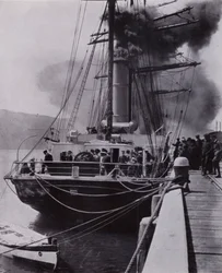 "El pequeño barco dejó Port Chalmers en la última etapa de su viaje"