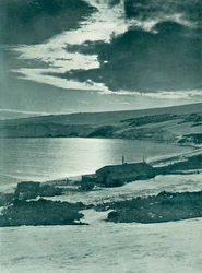Cuarteles de invierno en el Cabo Evans, c1910-1913, 1913
