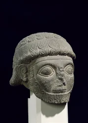 Cabeza de un dios, de Barak en Turquía, siglo XVIII-XVII a.C.