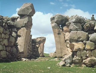 La Puerta del Rey desde las murallas de Hattusas