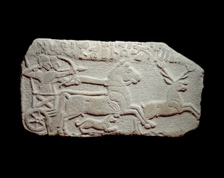 Relieve de la caza: Rey hitita Maradas en un carro persiguiendo un ciervo como los reyes de Asiria. Período neo-hitita, alrededor de 1050 - 900 a.C. De Anatolia. París, Museo del Louvre