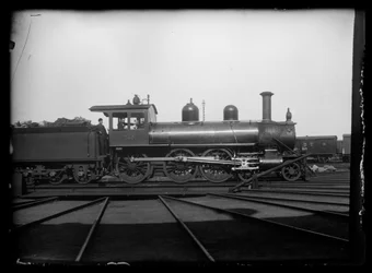 Locomotora de vapor en el astillero de Tampere