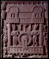 Budismo: “Última visita de Prasenjit a Buda” (detalle) del stupa de Bharhut. Bajorrelieve de piedra negra, siglo II a.C. Kolkata, Museo Indio