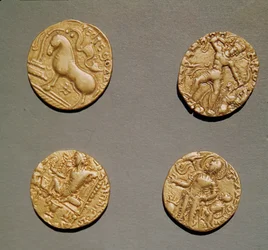 Dinares de Samudragupta (335-375) Kumaragupta I (415-454) y Chandragupta I (320-335) (oro)