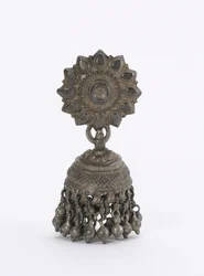 Pendiente (jhumka)