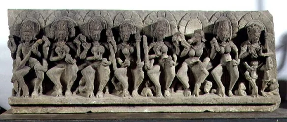 Dintel que representa a Siva y las Siete Madres Diosas, dinastía Gurjara-Pratihara, Allahabad