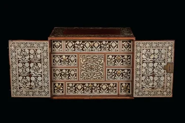 Gabinete mogol, Gujarat o Sindh, India Occidental