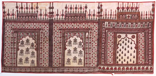 Tres arcos de oración chintz montados como un solo colgante