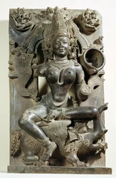 Varunani, escultura del Templo del Sol de Konark, Orissa, Dinastía Ganga Oriental