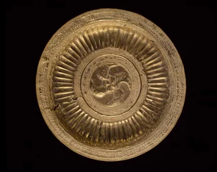 Placa pectoral, pueblos de las Molucas, siglo XIX (posiblemente anterior)