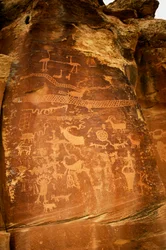 En el Cañón de las Nueve Millas, yacimiento de petroglifos de la grulla cenicienta, 2005 (foto)
