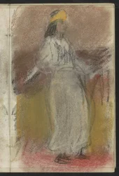 Mujer de pie con vestido oriental