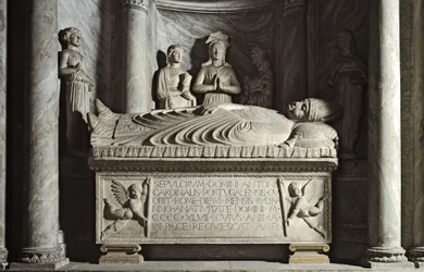 Sarcófago del Cardenal portugués Antonio Martino de Chavez realizado por Isaia da Pisa