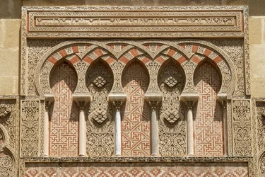 (detalle) sobre la puerta occidental