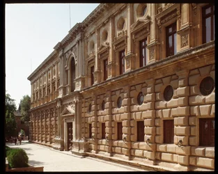 Vista del Palacio de Carlos V