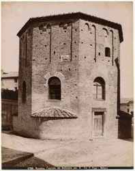 Baptisterio de Neon o Baptisterio Ortodoxo, Rávena, Emilia-Romaña, Italia, fotografía de Pietro Poppi, Bolonia, ca 1900