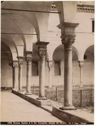 Claustro en la Iglesia de San Juan Evangelista, Rávena, Emilia-Romaña, Italia, fotografía de Pietro Poppi, Bolonia, ca 1900